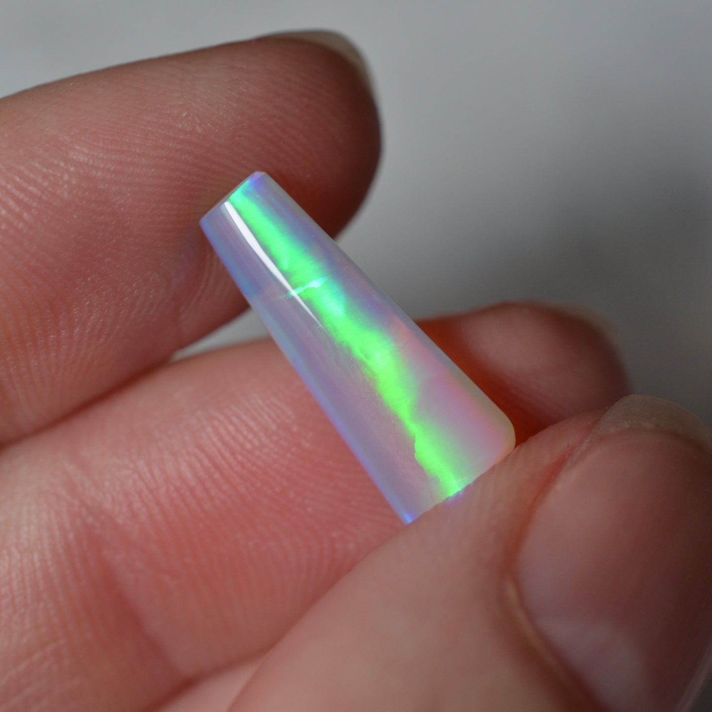 3.40ct Crystal Clear Pipe Opal- Rolling Flash