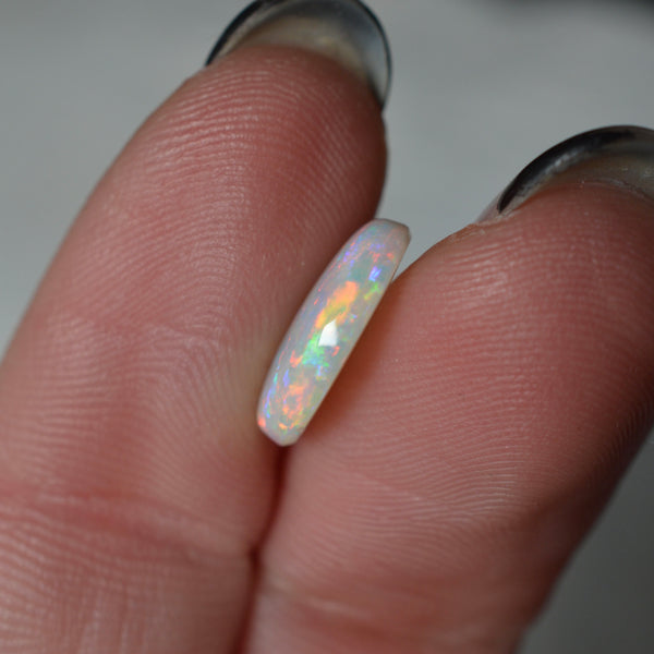 2.43ct Glitter Rainbow Oval