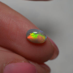 0.89ct Dark Rainbow rolling Flash (Lightning Ridge)