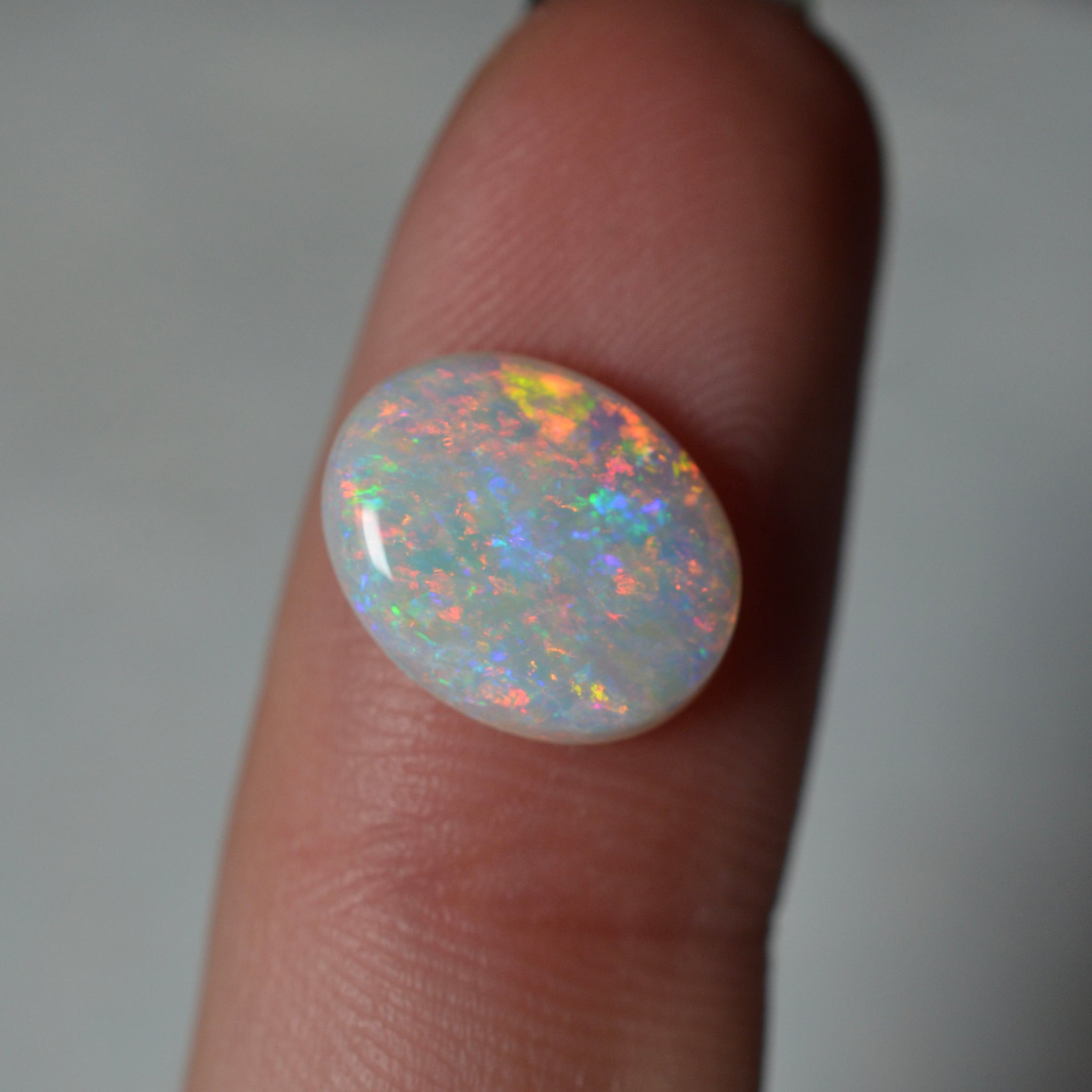 2.43ct Glitter Rainbow Oval