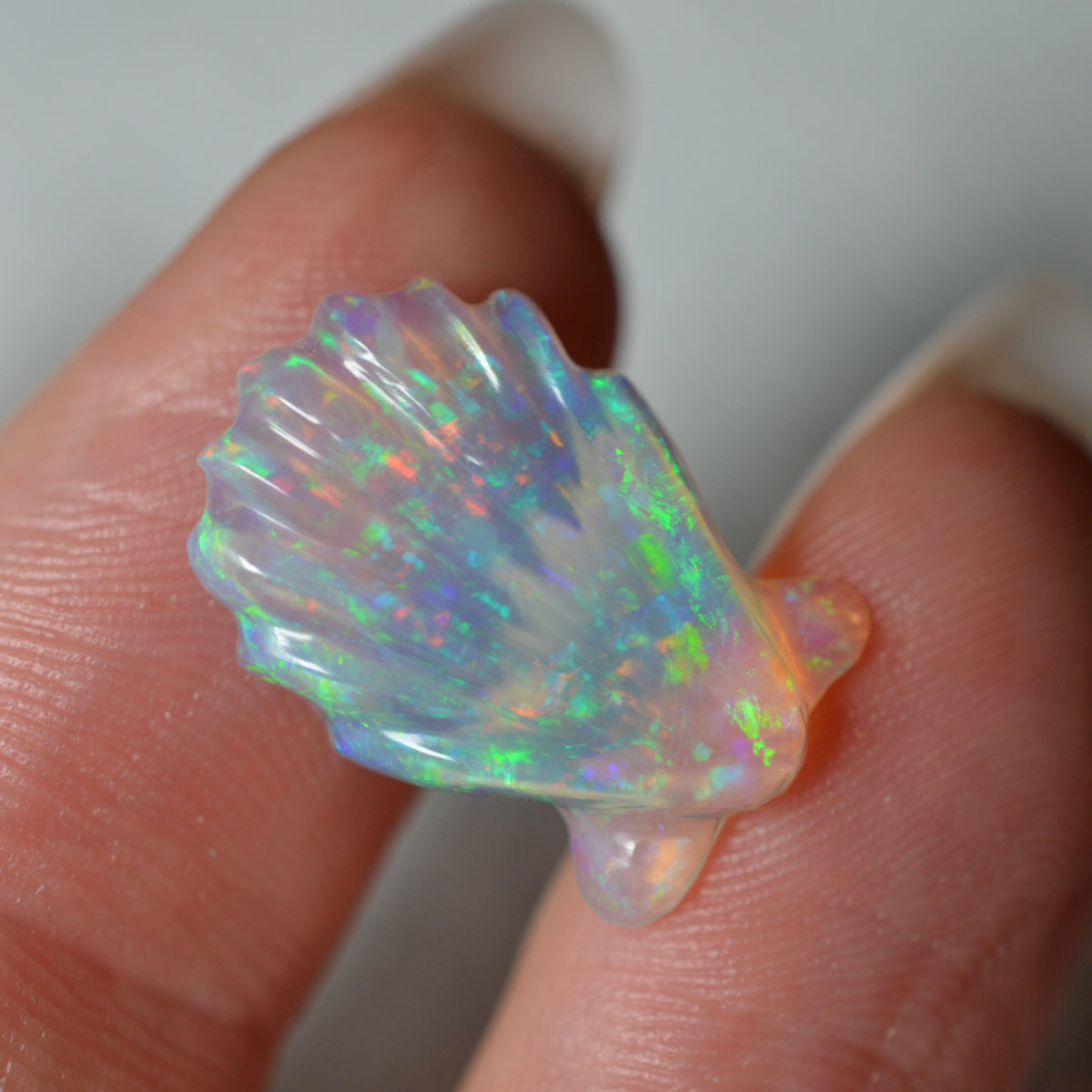 4.57ct Jelly Crystal Rainbow Shell Carving