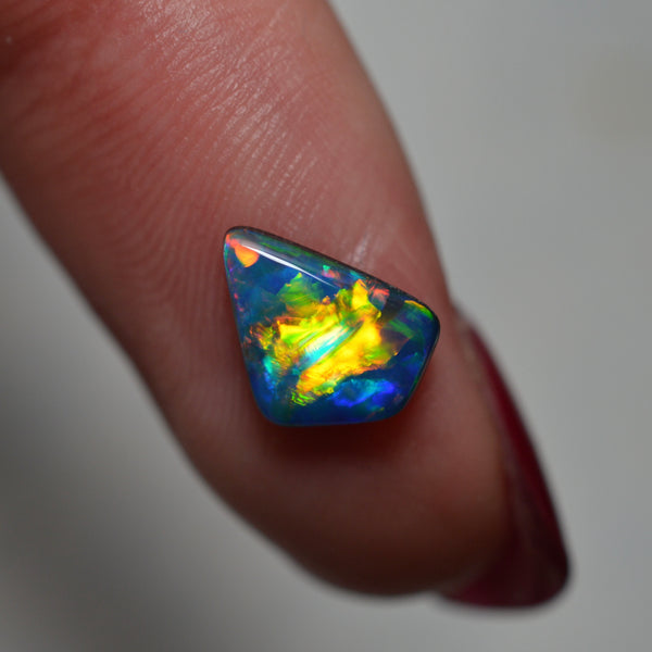 0.92ct Vivid Freefrom Doublet