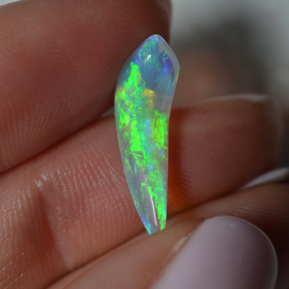 2.36ct Neon Shell Skin Carving