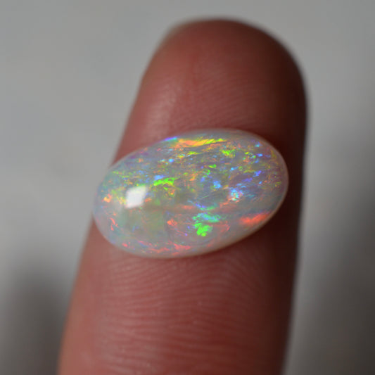 2.76ct Light Rainbow Oval
