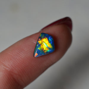 0.92ct Vivid Freefrom Doublet