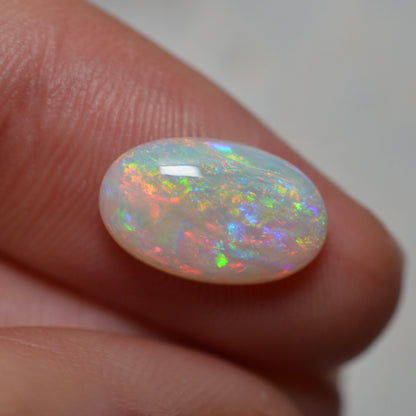 2.76ct Light Rainbow Oval