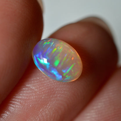 0.95ct Vivid Blue Crystal Oval