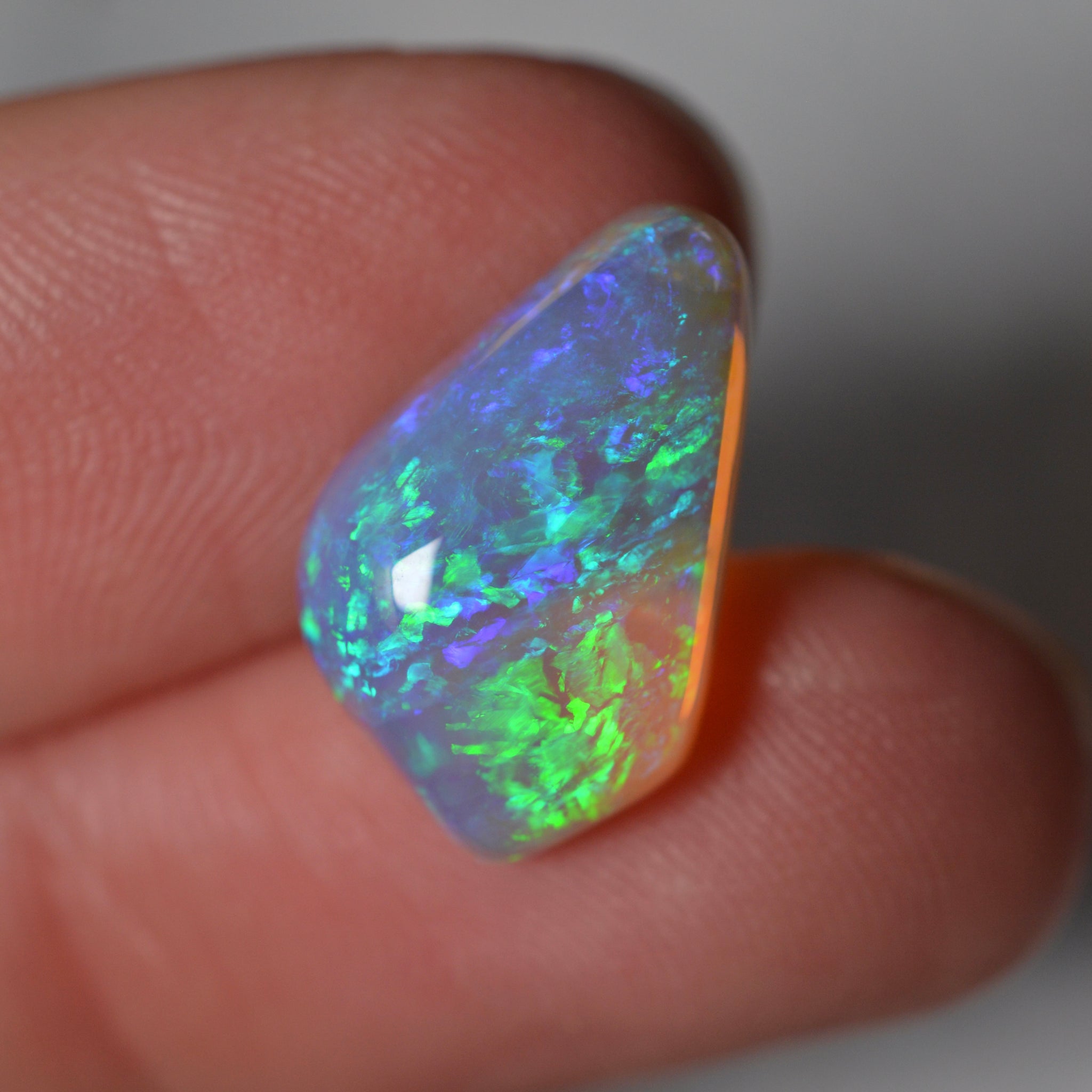 5.60ct Vivid Blue Crystal Freefrom