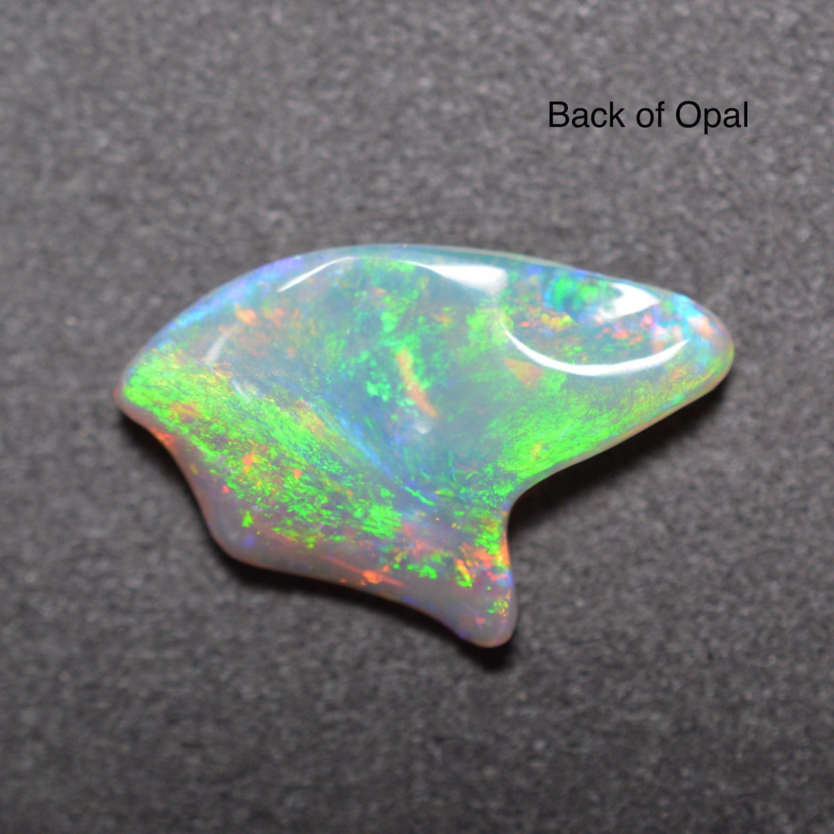 2.40ct 2-Toned High Grade Shell Crystal Carving