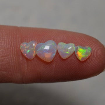 1.20ct Tiny Crystal Opal Heart Parcel