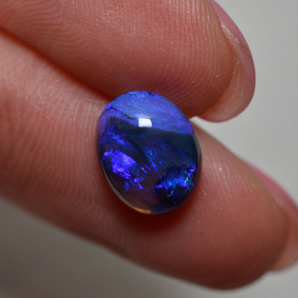 2.64ct Electric Dark Oval (Lightning Ridge)