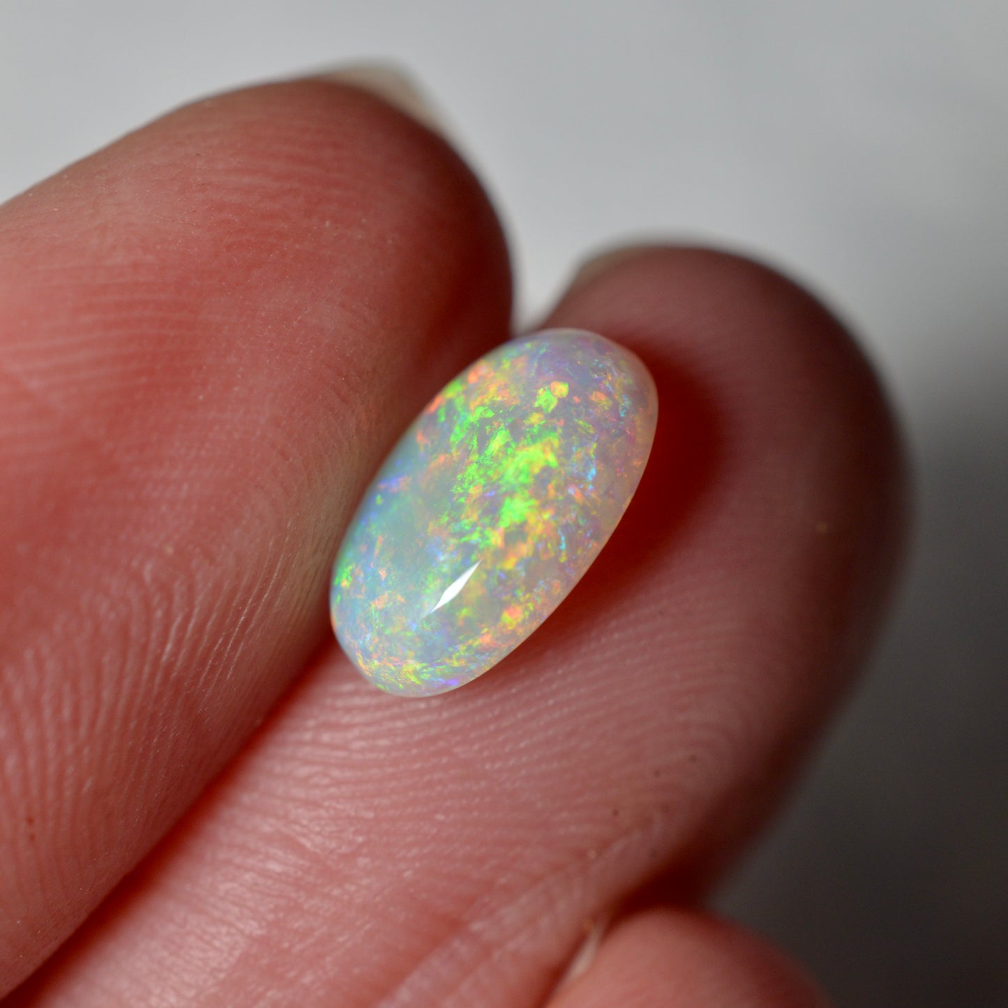 1.46ct Light Rainbow Oval