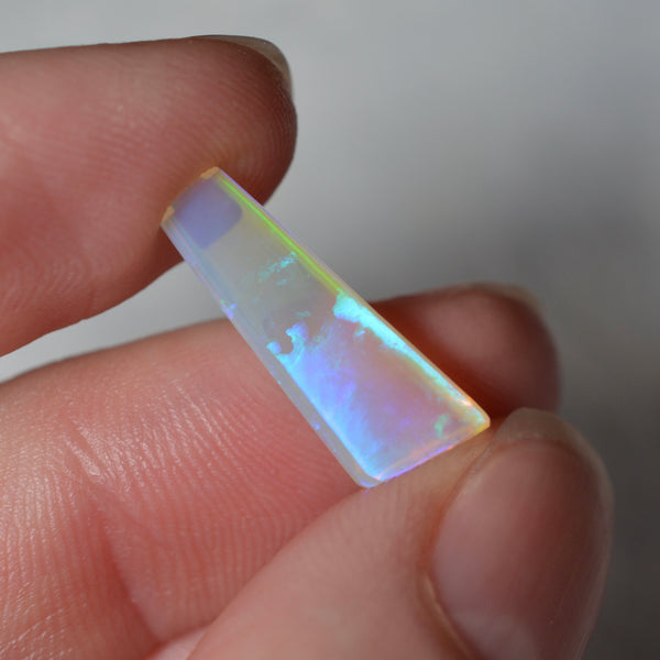 3.40ct Crystal Clear Pipe Opal- Rolling Flash