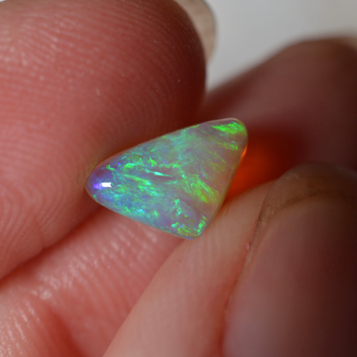 1.05ct Vivid Skin to Skin Crystal Triangular