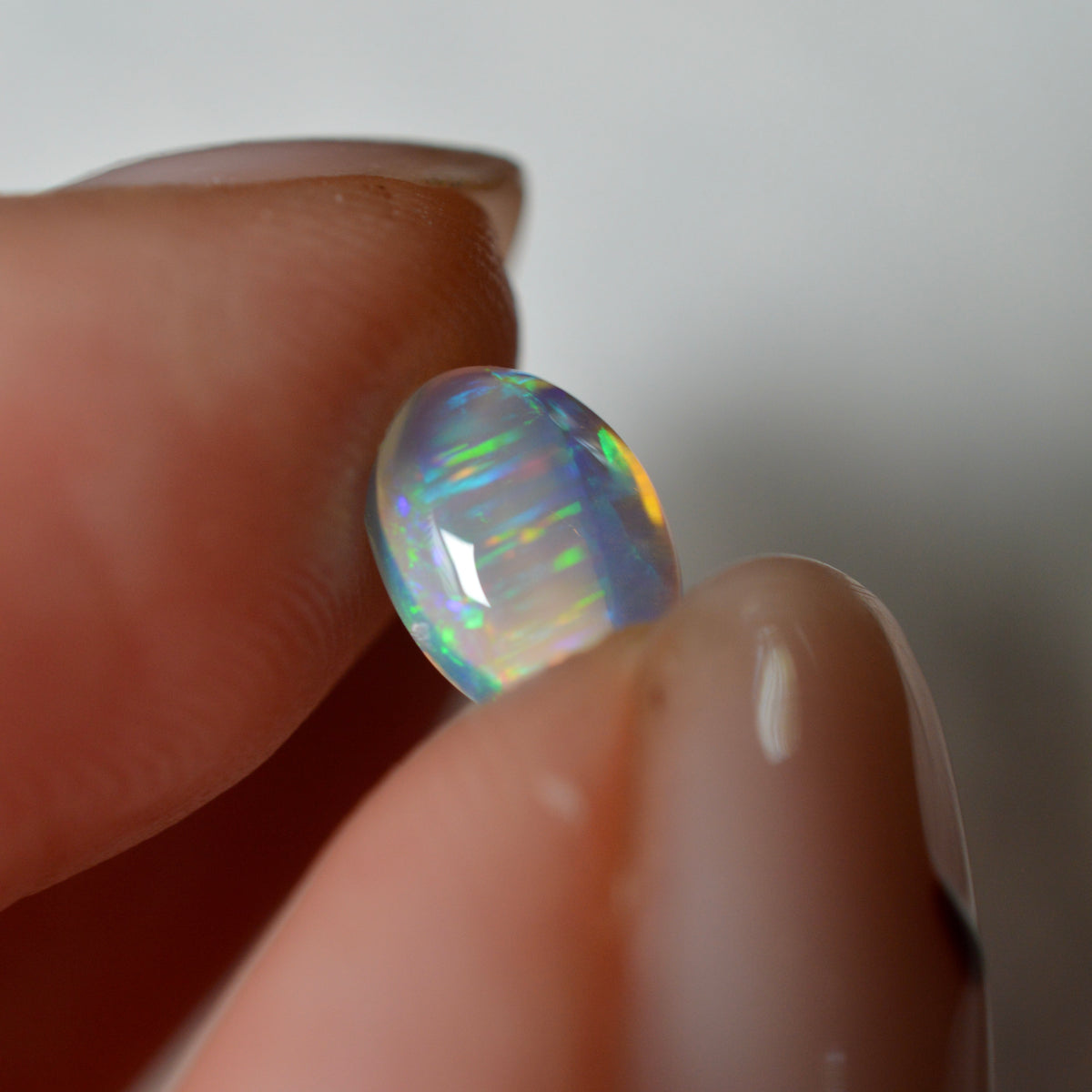 0.95ct Vivid Blue Crystal Oval