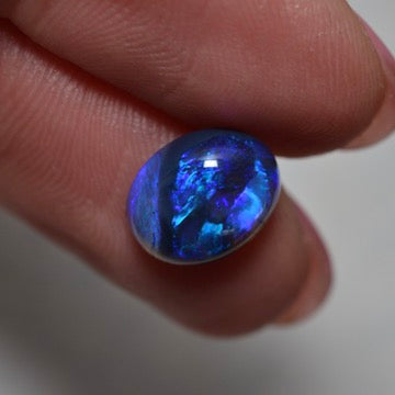 2.64ct Electric Dark Oval (Lightning Ridge)