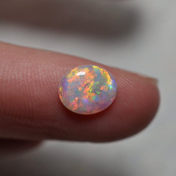 0.95ct Rainbow Pipe Crystal Oval