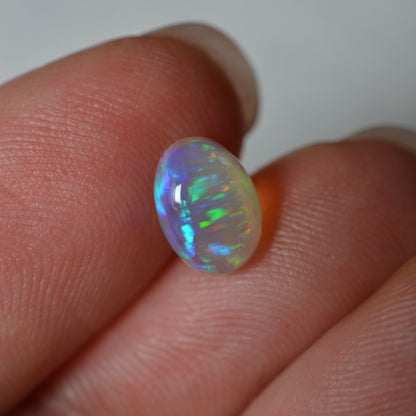 0.95ct Vivid Blue Crystal Oval