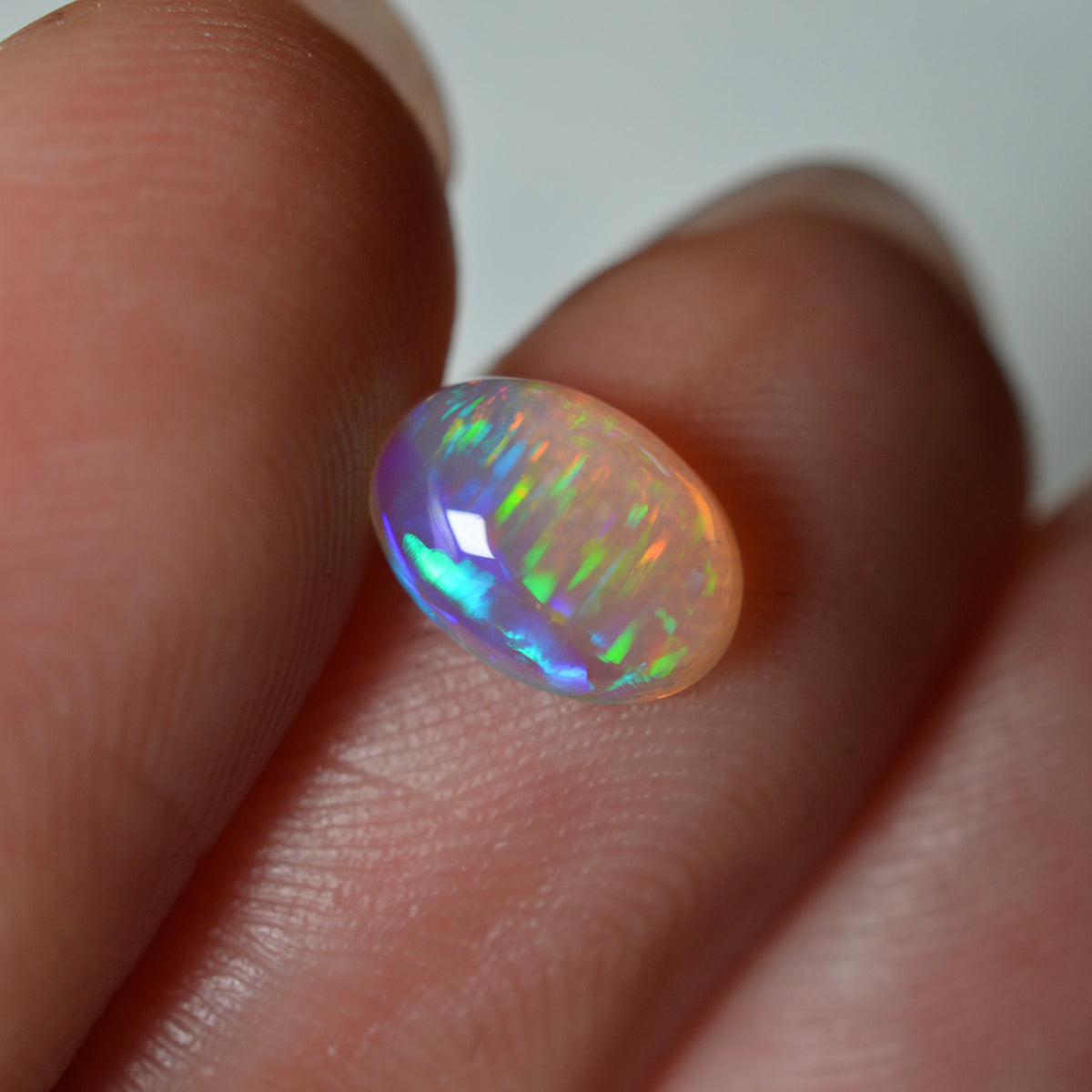 0.95ct Vivid Blue Crystal Oval