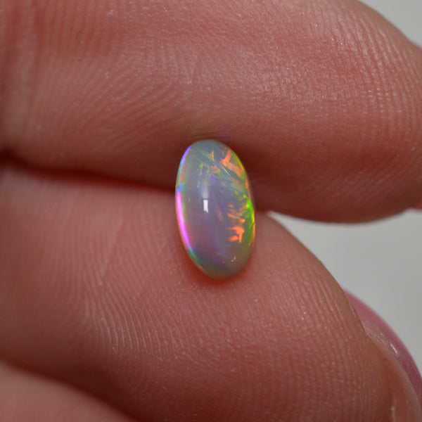 0.89ct Dark Rainbow rolling Flash (Lightning Ridge)