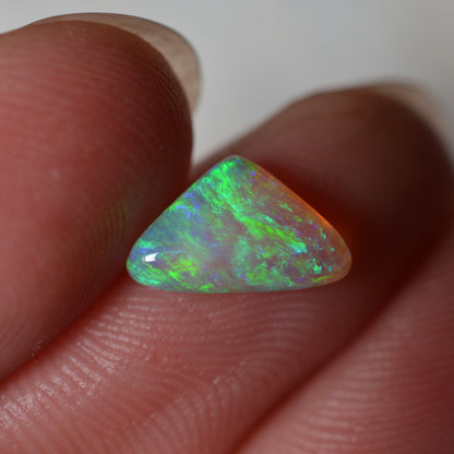 1.05ct Vivid Skin to Skin Crystal Triangular