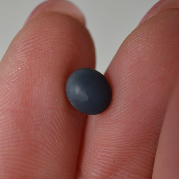 0.95ct Dark Red and Blue Oval (Lightning Ridge)