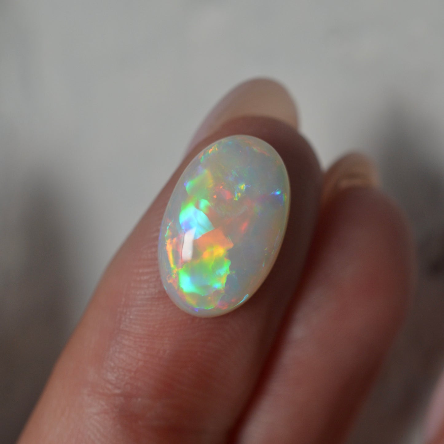 4.57ct Grey Based Neon Rainbow