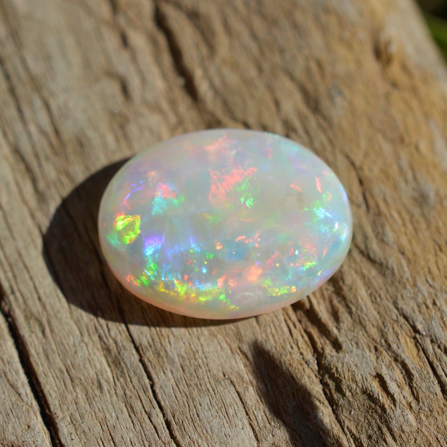 2.31ct Vivid Oval Solid